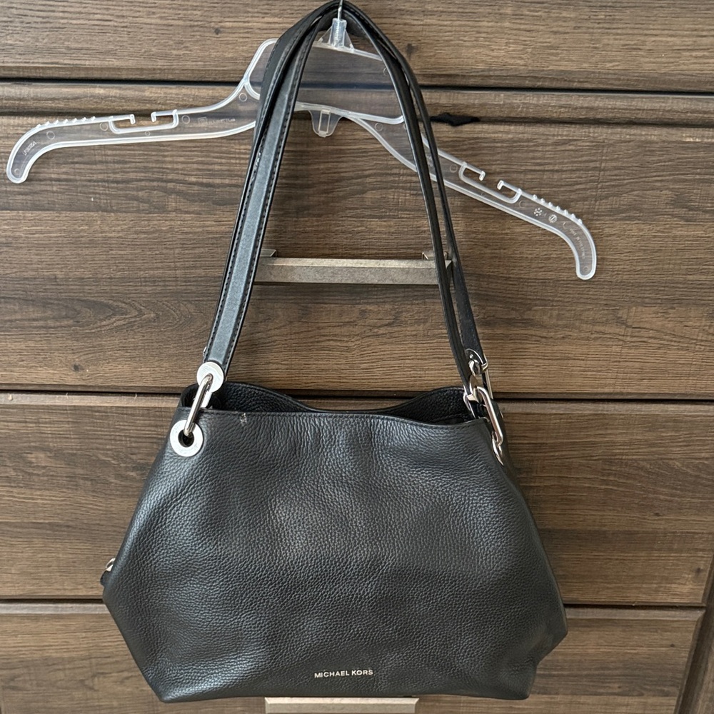Michael Kors Raven Large Leather Shoulder Bag - Black